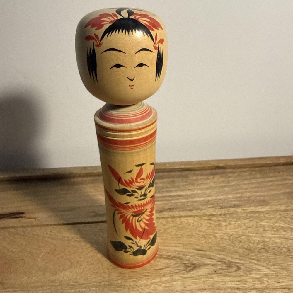 Vtg Japanese Kokeshi Doll Handpainted Wood Red & Black Floral Design 7" Tall